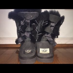 Baliey bow Uggs